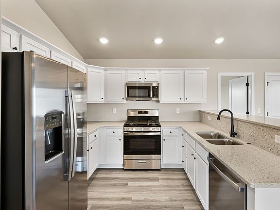 5th image of 2065-2067 Suttner Dr