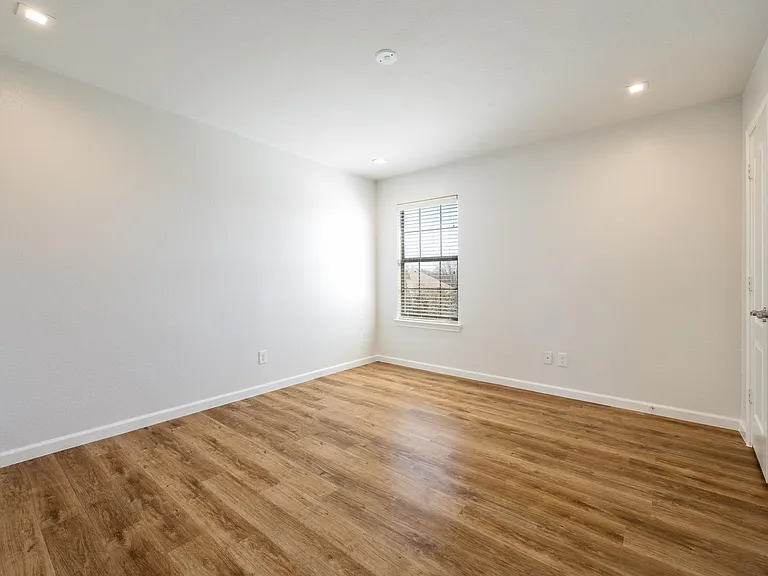826 Hazels Way — Photo 20