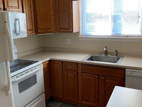2nd image of 5200 Hilltop Dr APT W13