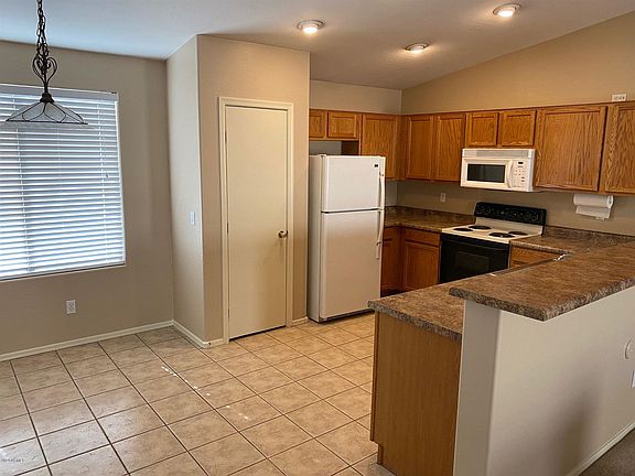 4th image of 14839 W Dahlia Dr