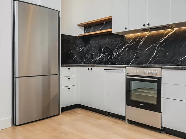 260 Gold Street image 3 of 27