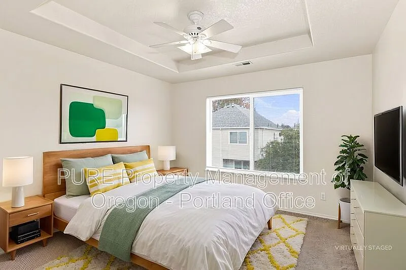 3 bed, 1.5 bath, 1300 sqft, $2,495 — Photo 2