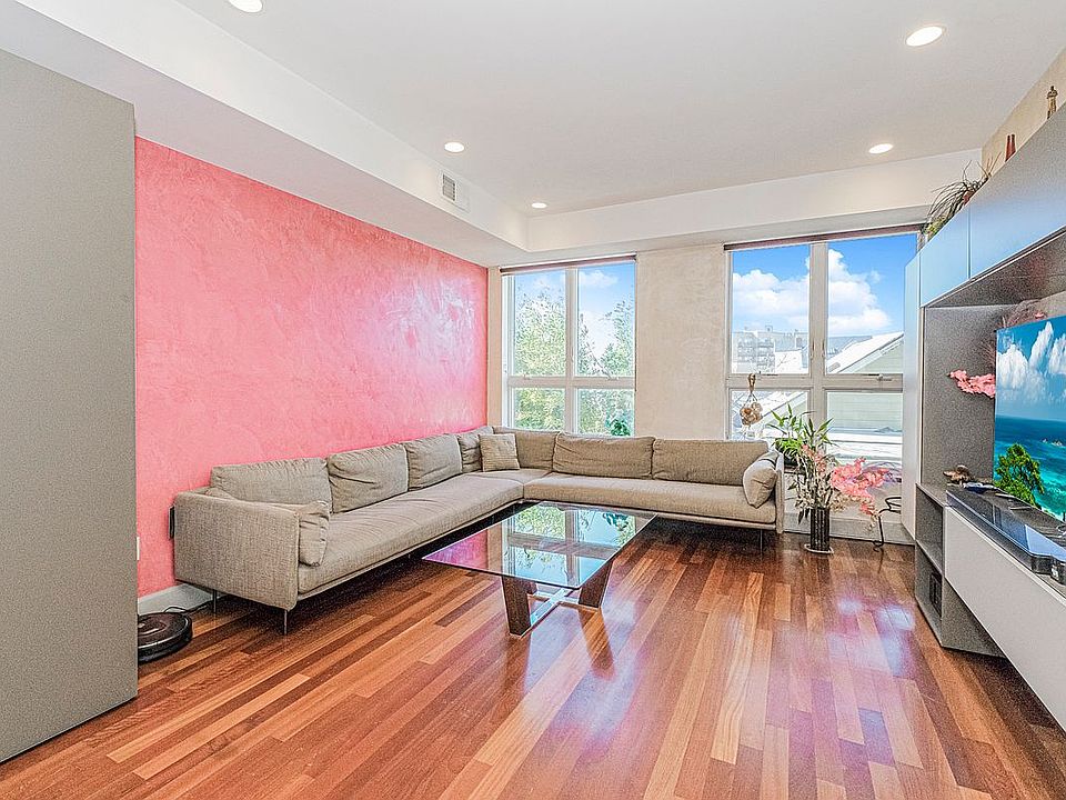 1st image of 3116 Emmons Ave #4