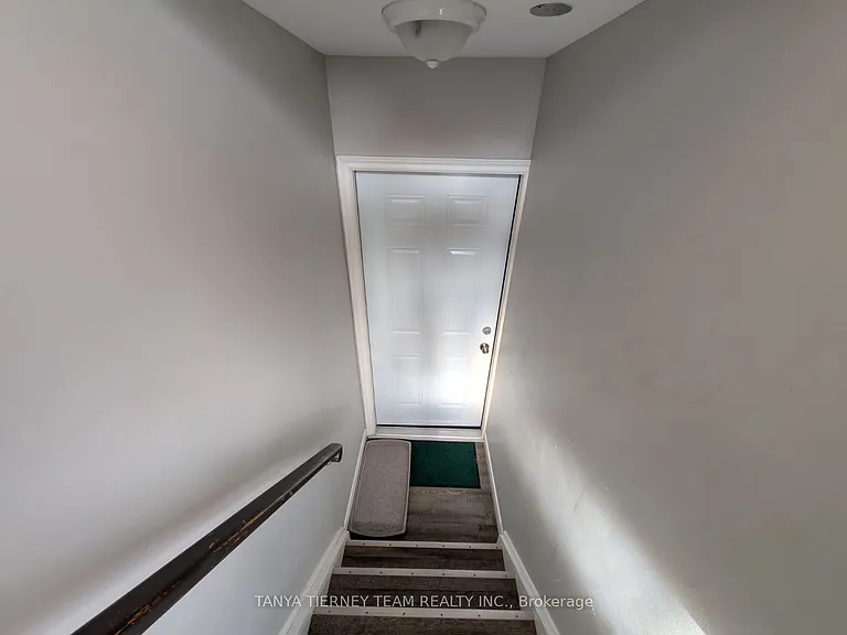 70 Freeland Ave — Photo 4