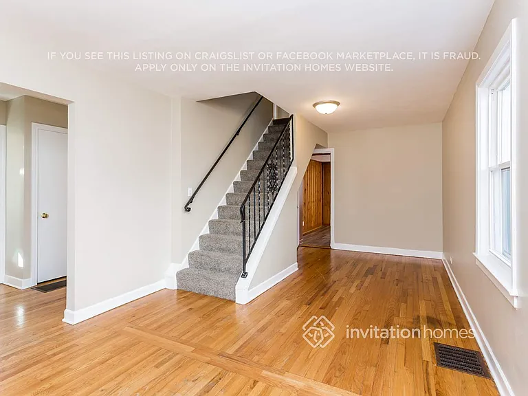 2526 Maple St — Photo 9