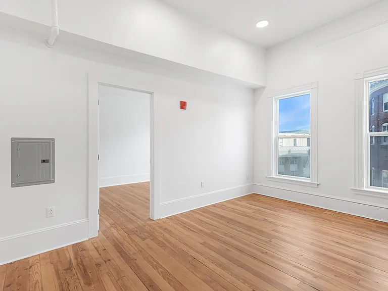 Cates Block Apartments — Photo 29