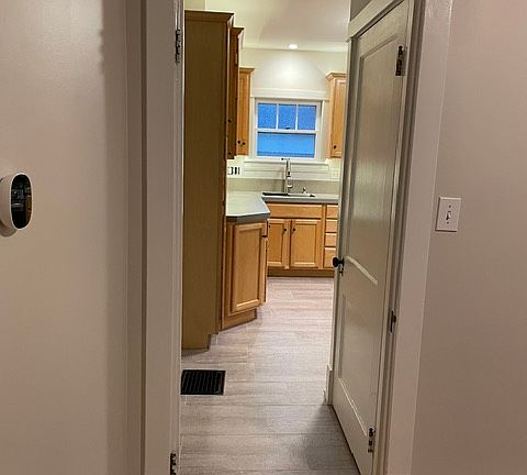 3rd image of 1637 W 3rd Ave