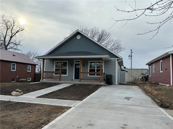 505 2nd St, Perry, IA 50220