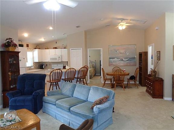 3rd image of 4407 SW 9th Pl