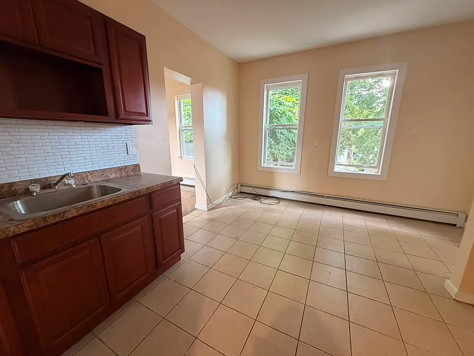 373-375 Blatchley Ave #C2