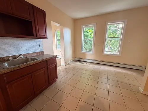 373-375 Blatchley Ave Photo 1