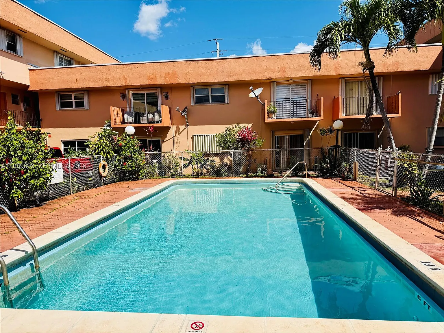 Bemar Patio Condo — Photo 3