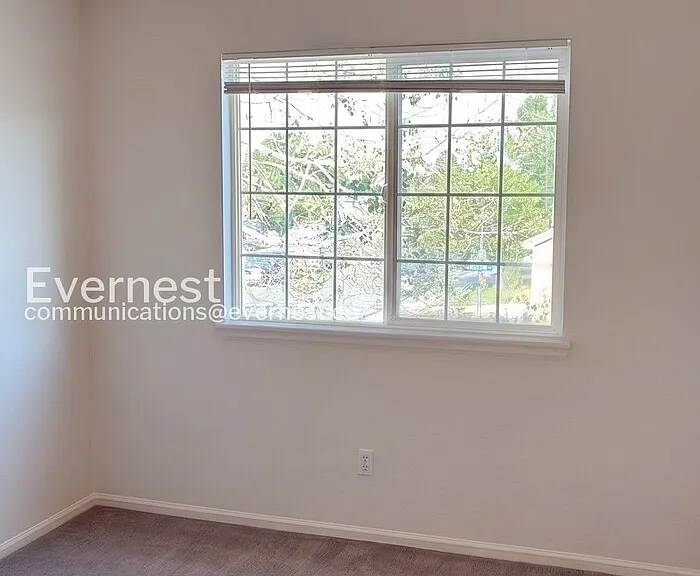 1121 Fenwick Dr — Photo 16