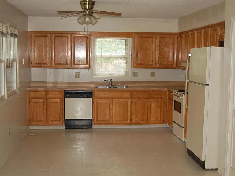 7165 Noel Rd — Photo 11