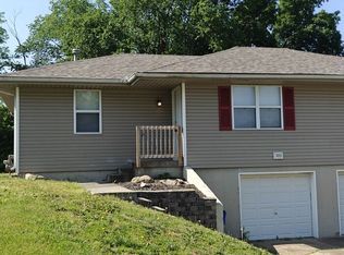 325 NW 62nd Ter, Kansas City, MO 64118