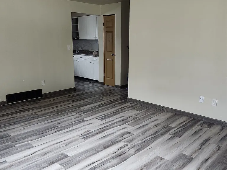 31 Woodmere Ct — Photo 12