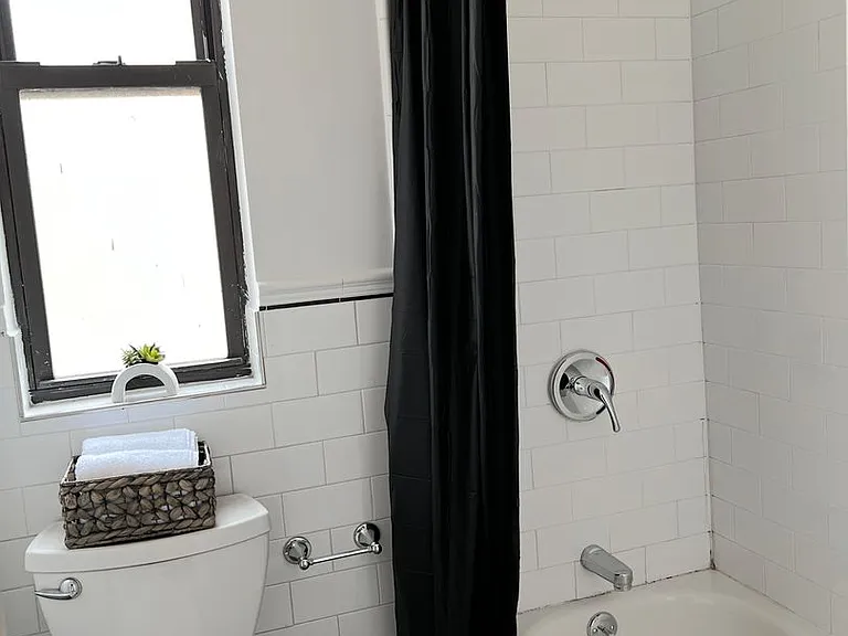 2403 Cambreleng Ave — Photo 12