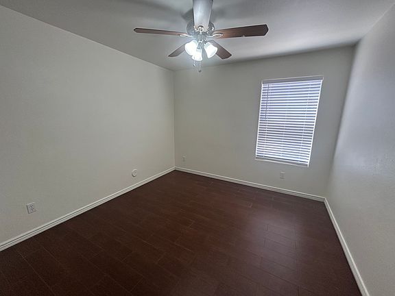 4th image of 241 E Windsor Dr