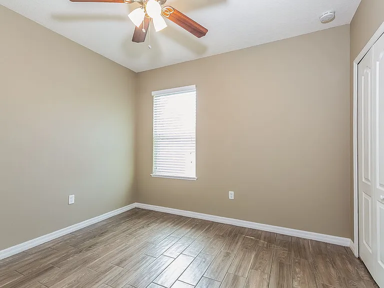 121 Daigledog St — Photo 11