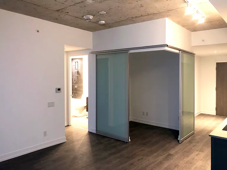 161 Roehampton Ave #3701 — Photo 6
