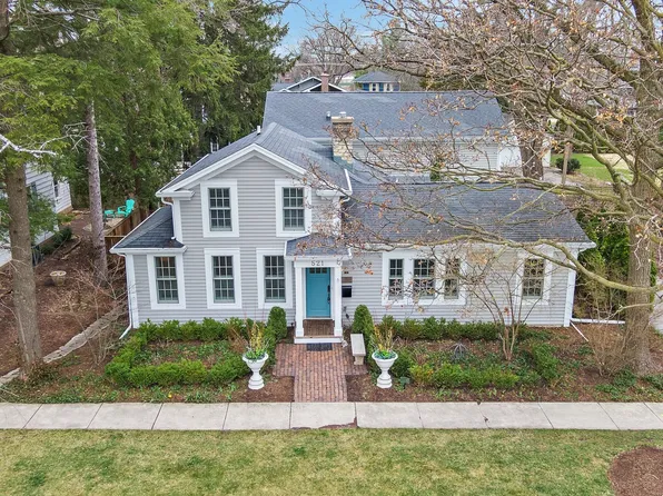 521 Campbell St, Geneva, IL 60134