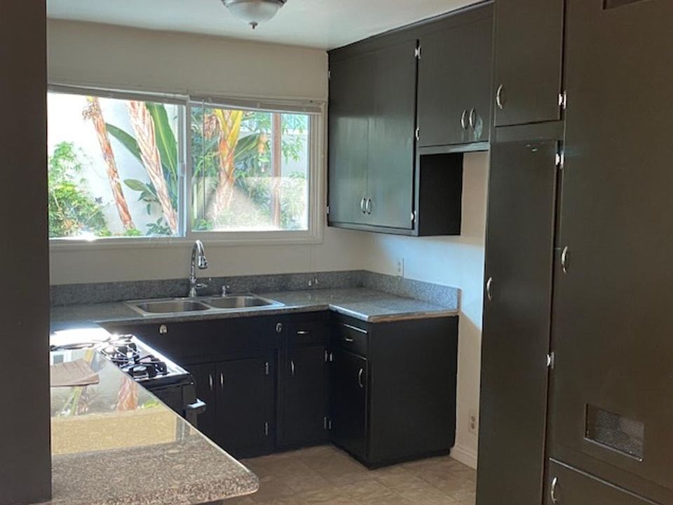111 Paseo De La Playa APT 1, Redondo Beach, CA 90277 Zillow