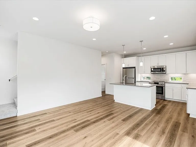 8438 SE 21st Ave — Photo 17