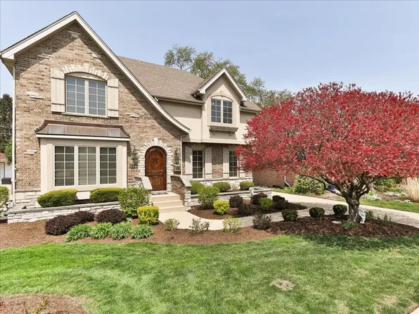 52 Rosemont Ave, Roselle, IL 60172