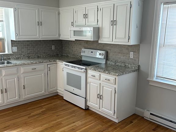 Kitchen with all appliances