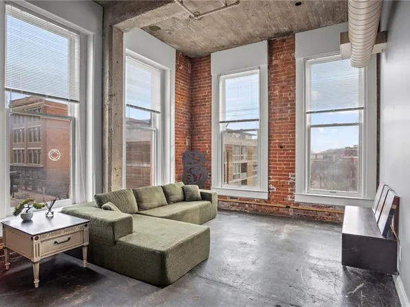 113 W 5th St APT 205, Kansas City, MO 64105