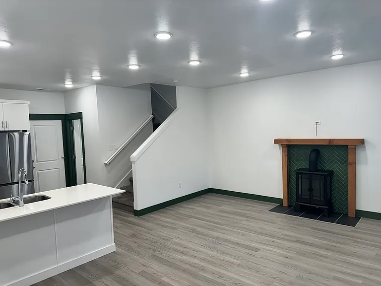 1913 S 1280 W — Photo 2