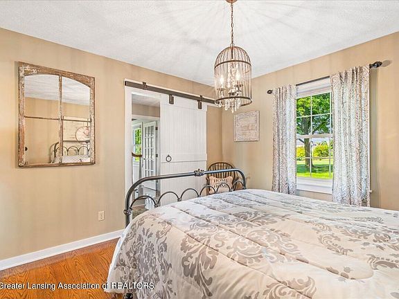 4th image of 2843 Loomis Rd
