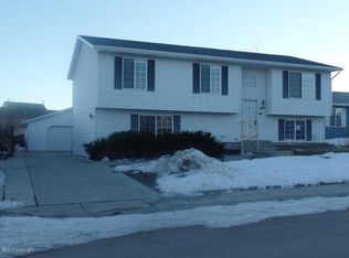 834 Sutherland Cove Ln, Gillette, WY 82718