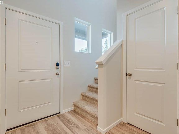 3rd image of 13713 NE 5th Way