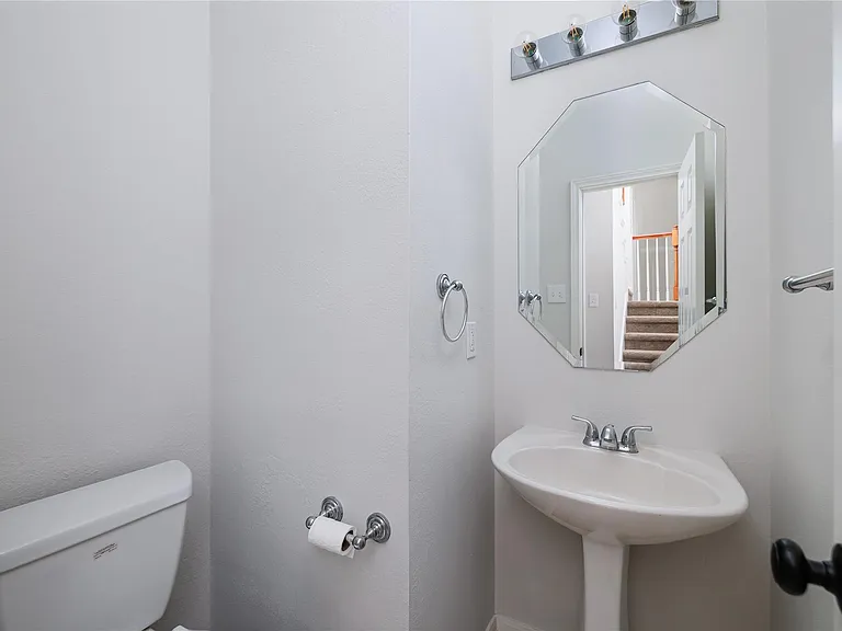 107 N Sunny Slope Cir — Photo 14