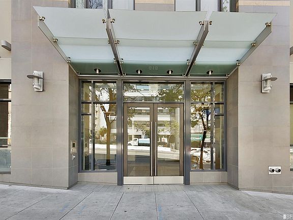 3rd image of 818 Van Ness Ave #508