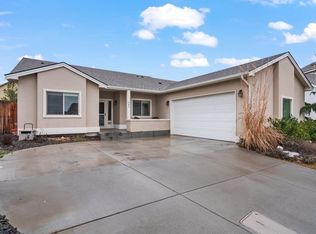 563 Charbonneau Dr, Richland, WA 99352