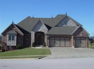 6187 S Riverbend Rd, Springfield, MO 65810