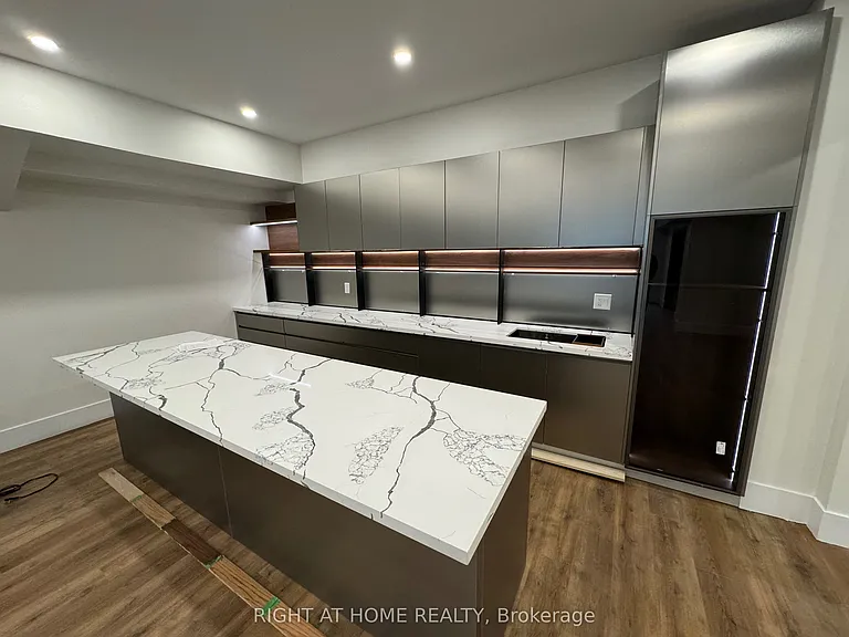 47 Kingswood Rd — Photo 14