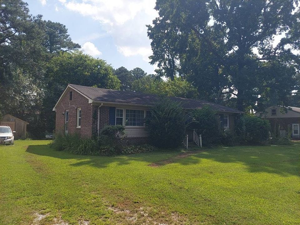 2nd image of 713 Rosewell Ave