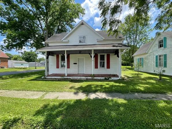501 S Clinton St, New Athens, IL 62264