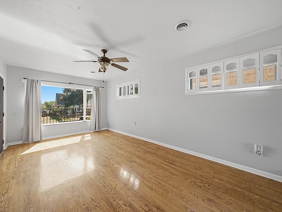 5th image of 2928 N Mobile Ave