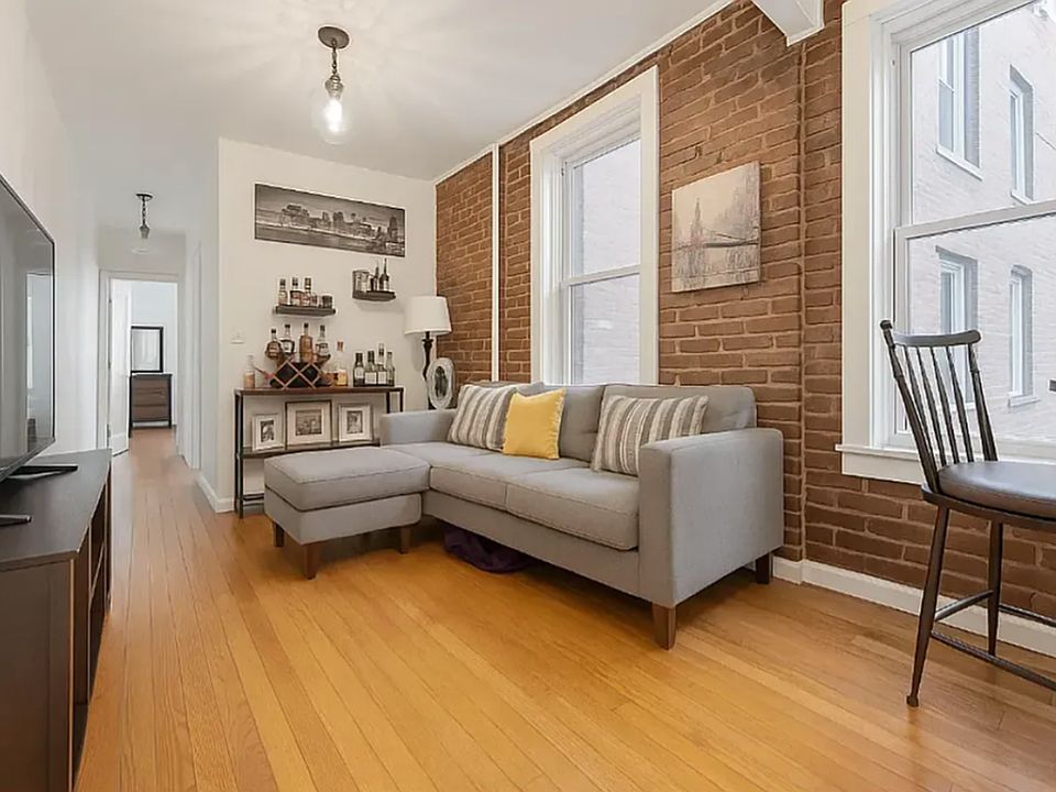 1st image of 326 E 85th St #2W