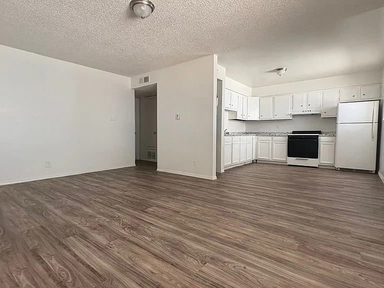 Chama Court Apartments — Photo 11