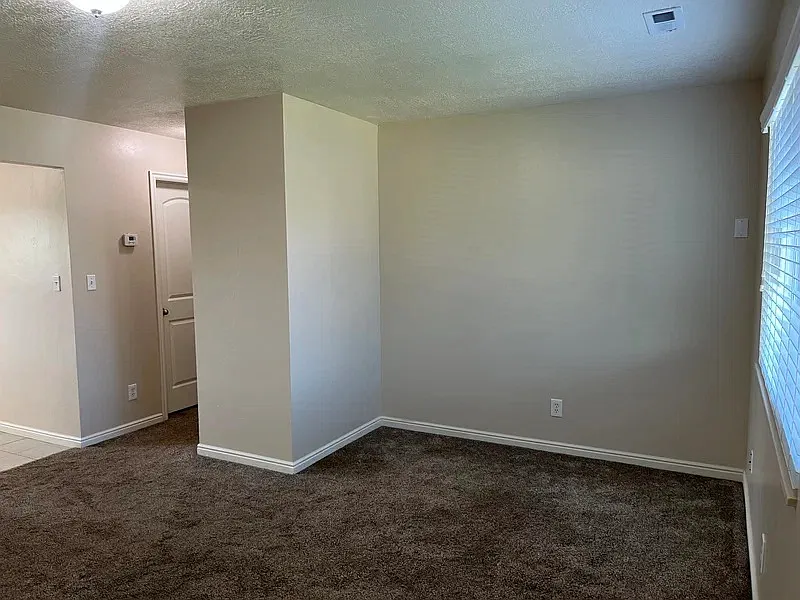 2 bed, 850 sqft, $1,295 — Photo 2