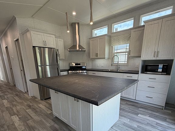 4th image of 160 Terrace Rd
