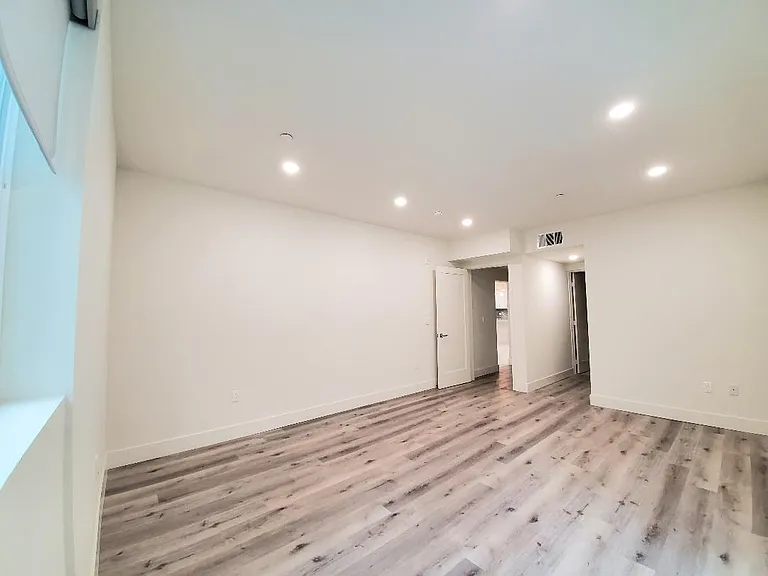 Rear master bedroom