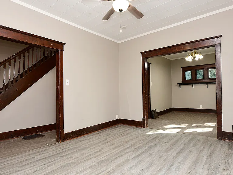 355 Lincoln Ave — Photo 9