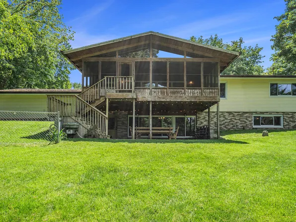 3840 E Gull Lake Dr, Hickory Corners, MI 49060