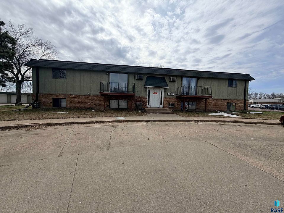 1st image of 4203 S West Ave